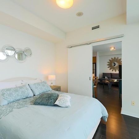 Skyline Elegance Condo Торонто Екстер'єр фото