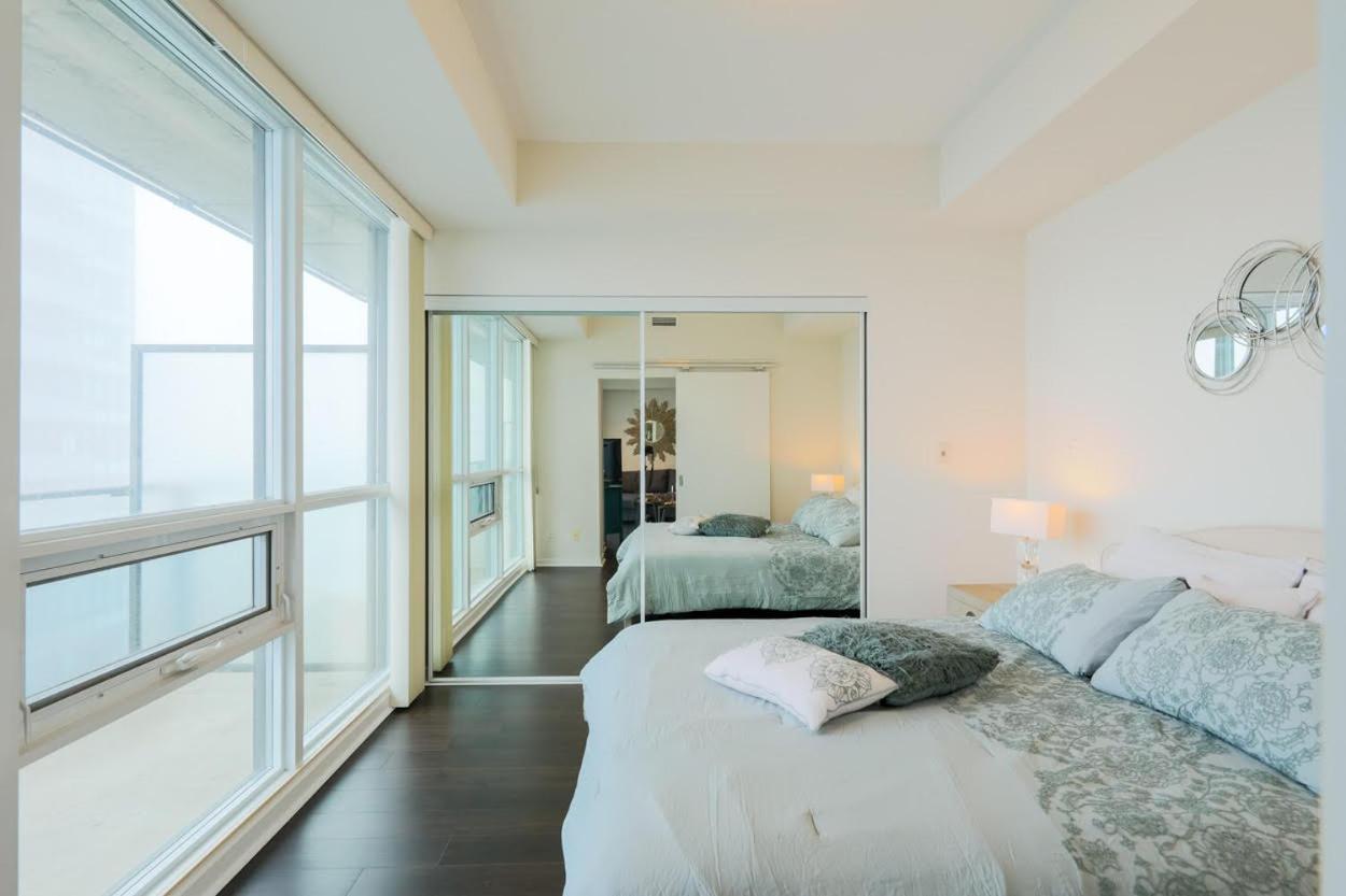 Skyline Elegance Condo Торонто Екстер'єр фото